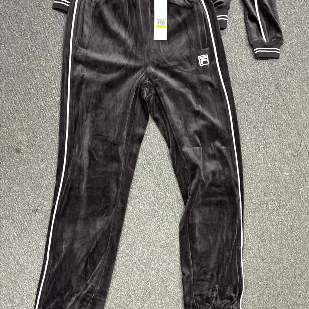 Vintage 90’s Fila Men's Black Velour Tracksuit Size Medium - Picture 4 of 10